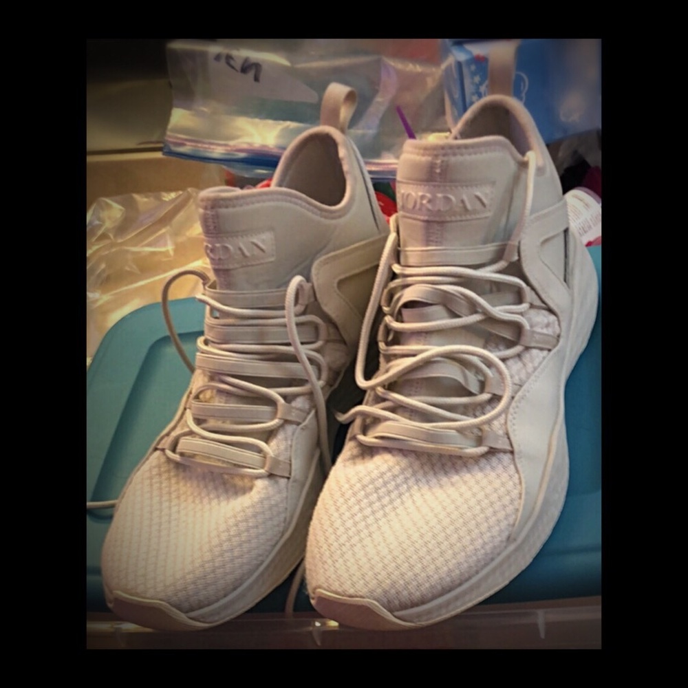 Jordan Formula 23 “Light Bone”